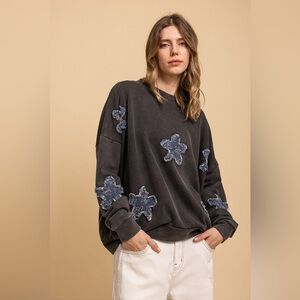 Blue Velvet-Women's Black Sweatshirt with Denim Flowers